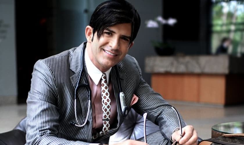 O médico demonstra grande arrependimento por não ter seguido uma caminhada integral na obra missionária. (Foto: André Giorgi/IG)