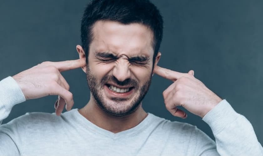 Cada vez que um solteiro ouve isso, deve ter vontade de “cortar os pulsos”. (Foto: Reprodução)