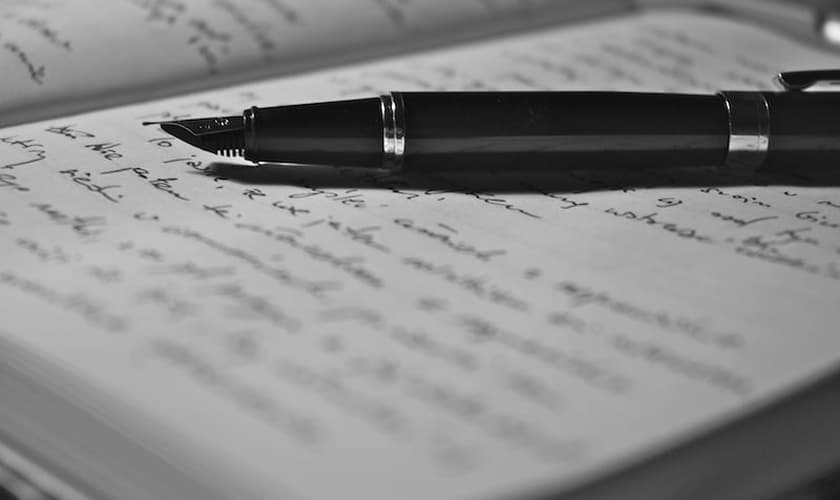 Para que o diário de oração funcione, você pode escrever ou digitar suas orações (Foto: Reprodução)