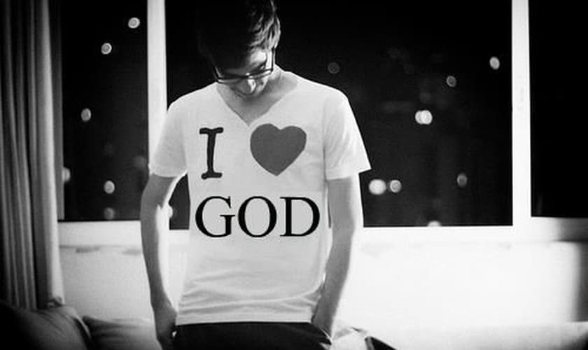 As mudanças em sua vida vão se tornar evidentes para seus amigos e familiares, e leva-los a perguntar mais informações sobre a sua fé. (Foto: Reprodução)