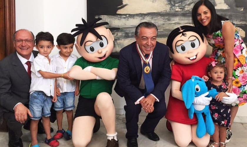 O “Turismônica” foi lançado pelo cartunista Maurício de Sousa na sede do Governo paulista. (Foto: Reprodução/ Facebook/ Lu Alckmin)