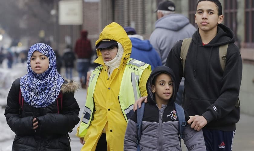 Os pais da garota acreditam que a escola estaria violando suas crenças cristãs. (Foto: USA Today)