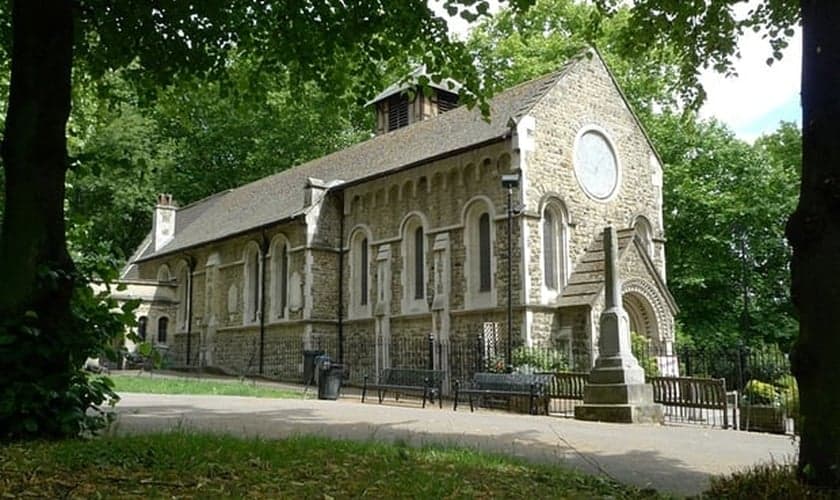 Igreja St. Pancras Old, em Londres. Existem cerca de 42 mil igrejas, capelas e casas de reuniões no Reino Unido. (Foto: Alamy)