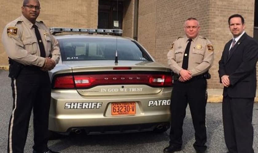 Leon Godlock, Warren Sprouse e o xerife Chris Francis. Imagem: reprodução