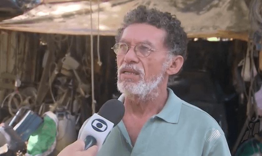 José Ivanildo Cabral educa a filha de seis anos a acreditar na ausência de divindades. (Foto: Reprodução/TV Bahia)