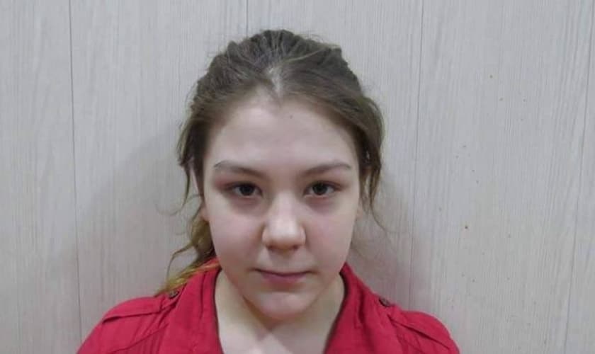 Marlin Stivani Nivarlain, de 16 anos, que foi resgatada pelas forças curdas de combate ao Estado Islâmico. (Foto: Facebook)