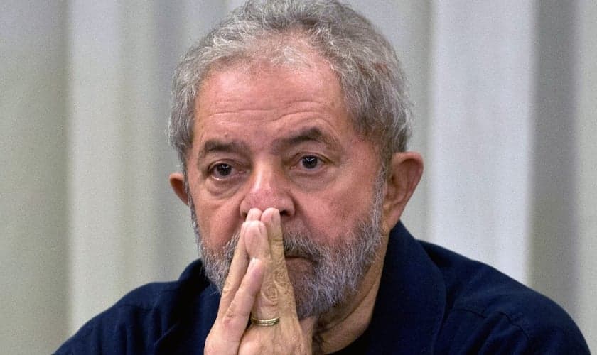 Apesar do mandado de condução coercitiva, Lula não chegou a ser preso. (Imagem: Publico.pt)