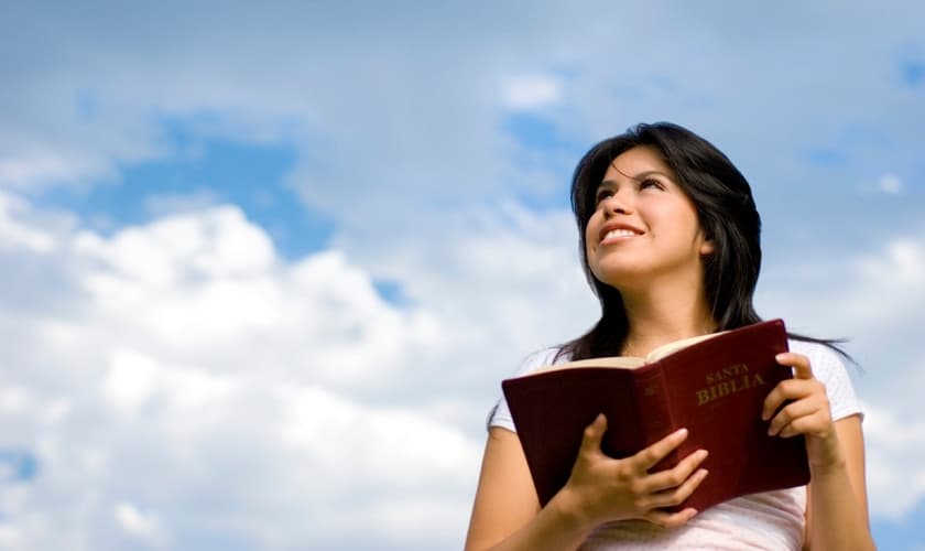 Por muitas vezes, as fileiras dos fiéis são dominadas por mulheres. (Foto: Reprodução)