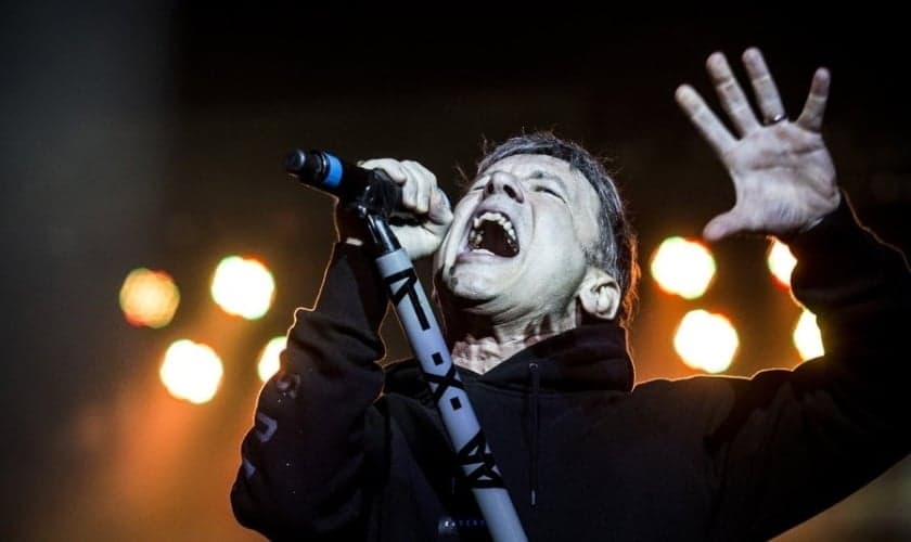 Bruce Dickson se apresenta com sua banda Iron Maiden, para cerca de 41 mil pessoas em São Paulo. (Foto: Lucas Lima / UOL)
