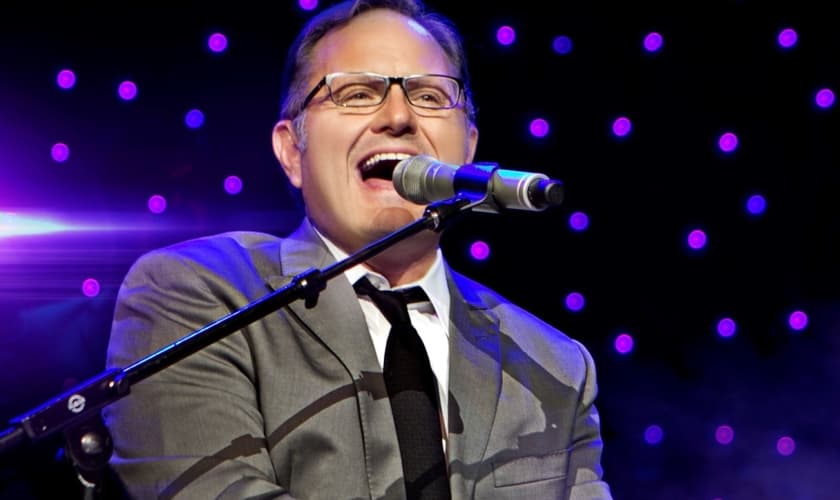 O último CD de estúdio de Marcos Witt foi lançado em 2014 , com o título “Sigues siendo Dios” e ganhou um CD e DVD ao vivo em 2015. (Foto: Divulgação).