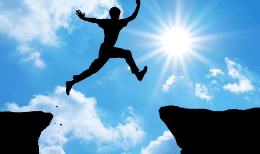 "Esforça-te, e tem bom ânimo; não te atemorizes, nem te espantes".