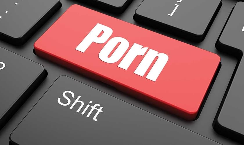 A pornografia ganhou ainda mais força com a modernização da internet. (Foto: DrugRehabFL)