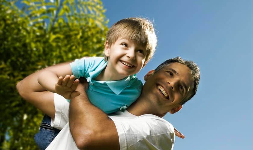 Saiba de oito dicas de ensinamentos básicos para com os nossos filhos e a tornarem melhores homens de Deus" (Foto: Reprodução).