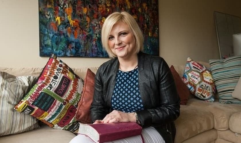 Victoria Wasteney é terapeuta ocupacional e foi suspensa por nove meses, após orar com sua colega muçulmana. (Foto: Telegraph)