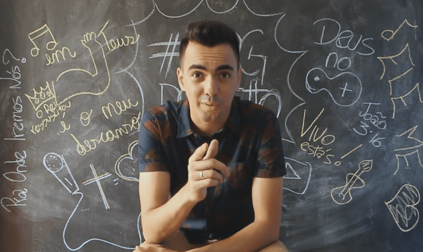 "Você não precisar ser o que as pessoas querem que você seja", diz Netto. (Foto: Reprodução/YouTube).