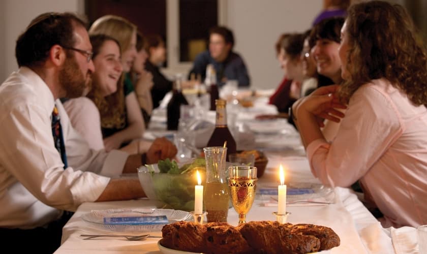 Para os judeus, o shabat (sábado) é o dia mais importante da semana: o dia do descanso de Deus. (Foto: Conjub)