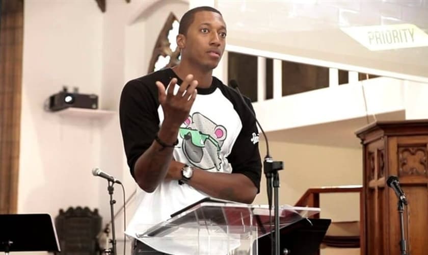 Apesar de sua nova fé, Lecrae disse que ainda tinha um monte de pecado que ele estava lutando contra. (Foto: Reprodução).