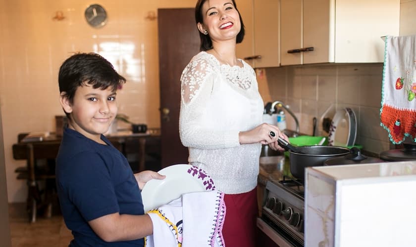 Andressa Urach mora com o filho, Arthur, de 9 anos, em um apartamento na capital paulista. (Foto: Iwi Onodera / Ego)