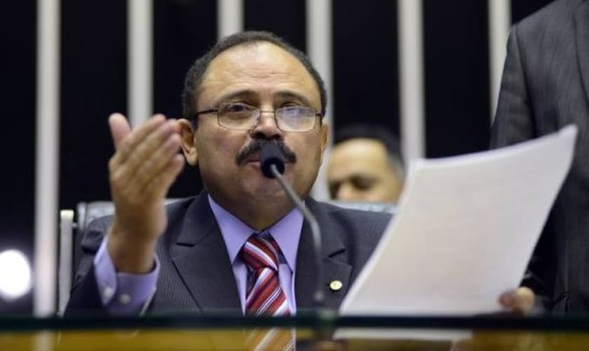 Na última segunda-feira, Calheiros decidiu ignorar a decisão do presidente em exercício da Câmara. (Foto: Agência Brasil).