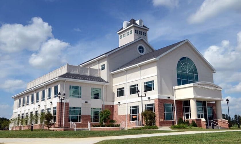 Fachada da Faculdade Bíblica de Lancaster. (Foto: Lancaster Bible College)