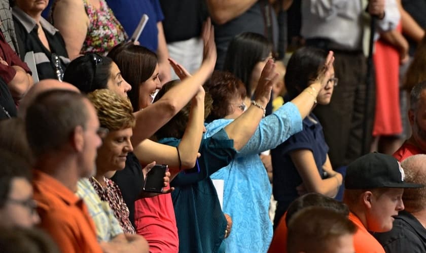 O tradicional hino deixará de fazer parte da celebração devido às ações intolerantes de ateus. (Foto: David Lassman)