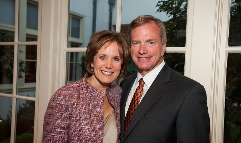 Edd e Nina Hendee, o casal de proprietários da churrascaria “Taste of Texas”. (Foto: Reprodução)