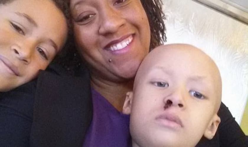 pastora Mimitzraiem é descrita no site da igreja como membro da quinta geração da Igreja Episcopal Africana Metodista. (Foto: Reprodução/Facebook).