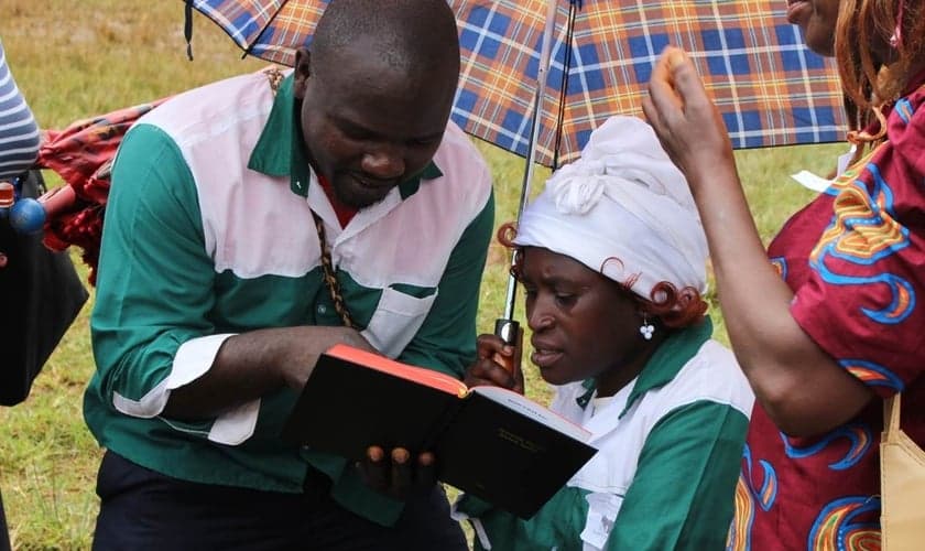 Para obter a licença, os pregadores de Kaduna devem passar pela triagem de um comitê inter-religioso. (Foto: Wycliffe)