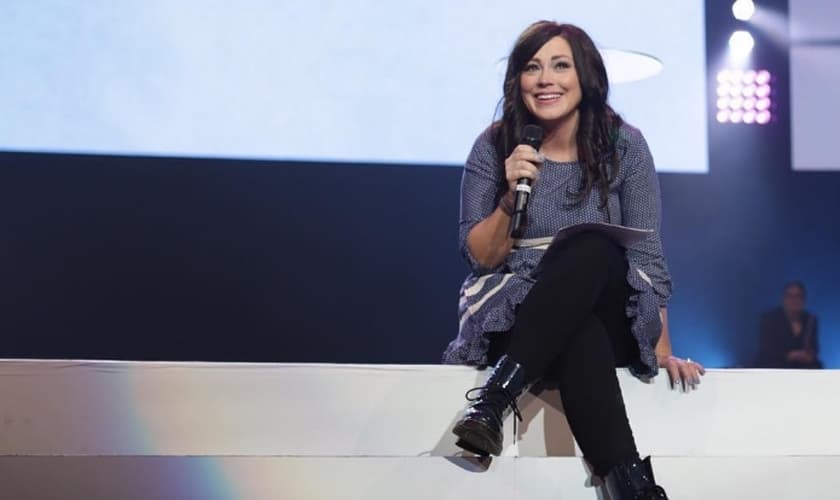 A artista cristã de 35 anos falou na conferência “Pink Impact” da Gateway Church em Southlake, Texas. (Foto: Reprodução / Instagram).