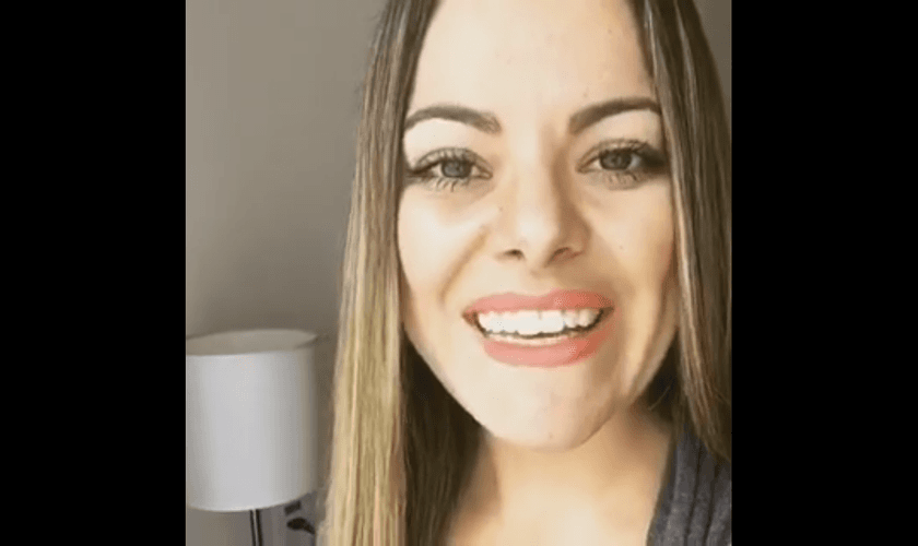 A cantora ainda agradeceu a classe cristã por acreditar na imutável palavra de Deus. (Foto: Reprodução / Facebook).