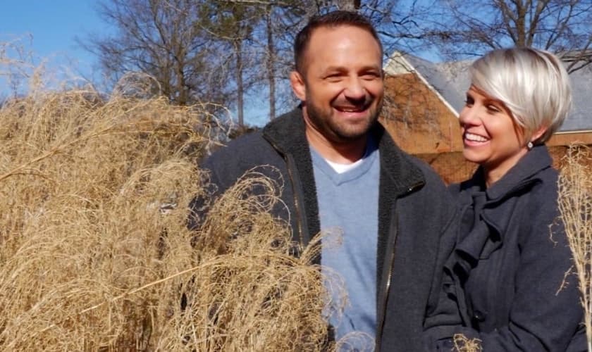 Chad Robichaux e sua esposa atualmente trabalham dando apoio a veteranos de guerra e compartilhando a mensagem do Evangelho entre eles, ajudando a combater o suicídio, que assola grande parte dos militares aposentados. (Foto: CBN)