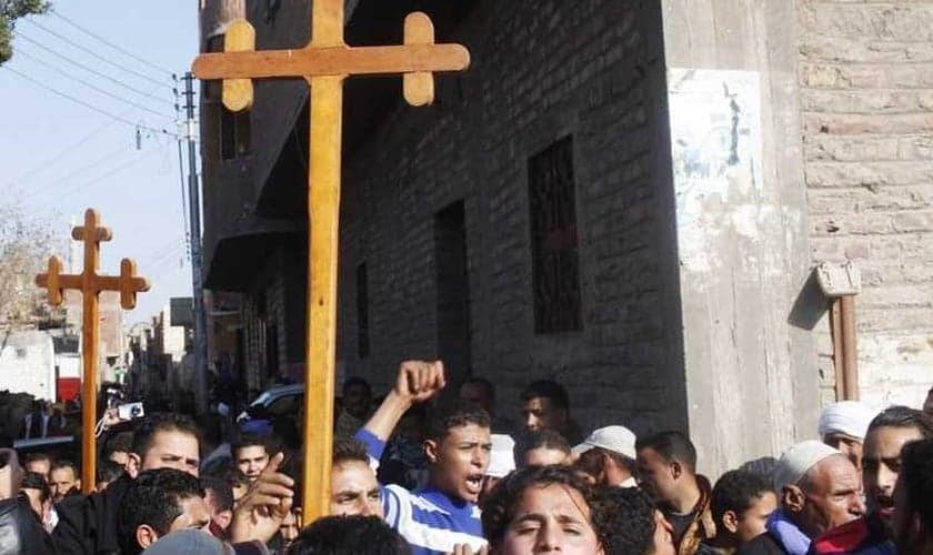 Os cristãos coptas ortodoxos representam cerca de 10% dos 90 milhões de habitantes do Egito. (Foto: Reuters)
