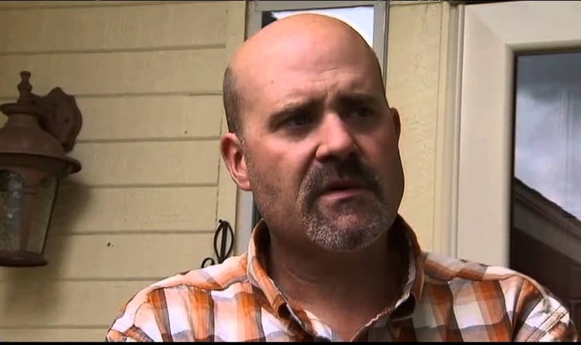 Brandon Bevers disse que está disposto a perdoar a pessoa que assassinou sua esposa, mas pediu que o autor do crime se entregue à polícia. (Imagem: Youtube / Reprodução)