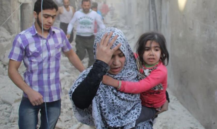 Várias queixas foram registradas pelos poucos habitantes que conseguiram fugir do centro da cidade. (Foto: Reuters).
