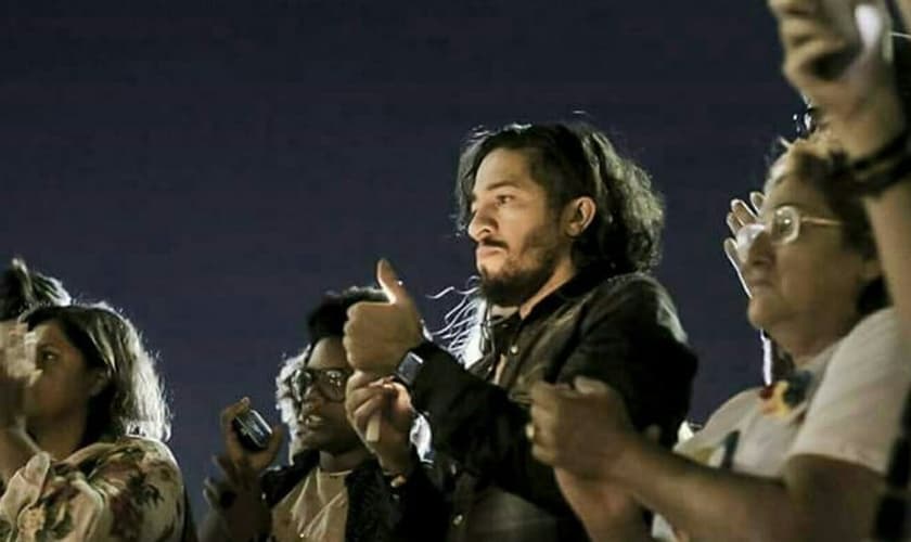 Jean Wyllys participa de ato de solidariedade às vítimas do ataque em Orlando / EUA (Foto: Facebook)