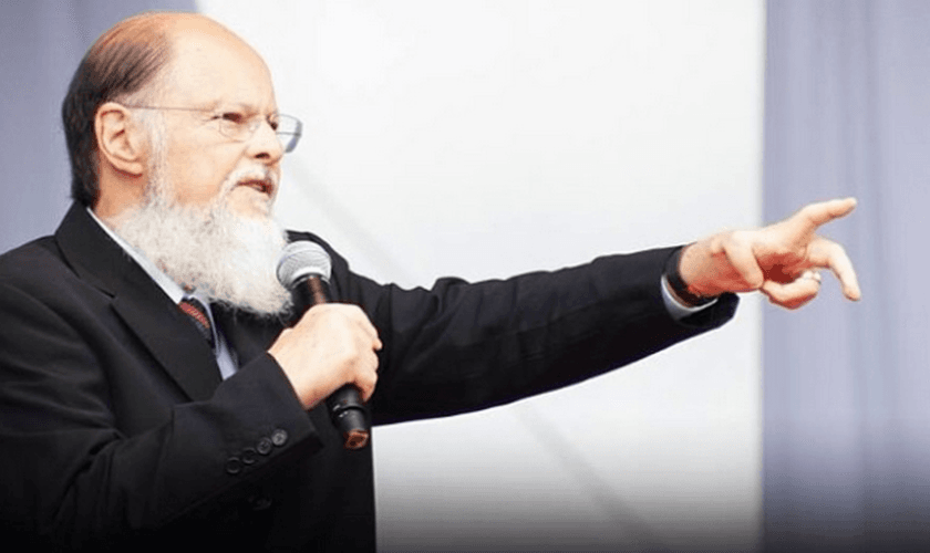 A Igreja Universal é a que tem maior espaço na programação de canais como Rede TV! e Record. (Foto: Reprodução)