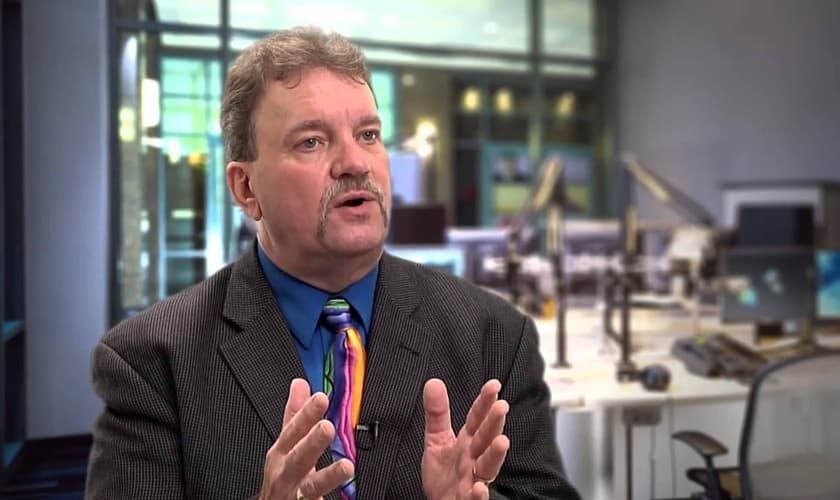 O pastor Eric Barger diz que muitos desconhecem os conceitos de batalha espiritual. (Foto: Reprodução)