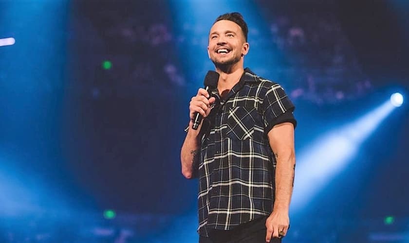 Pastor Carl Lentz lidera a Igreja Hillsong, em Nova York. (Foto: Daystar)