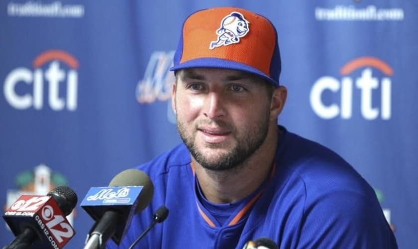 Tim Tebow foi astro da Liga Nacional de Futebol Americano e agora tem jogado beisebol pelo 'New York Mets'. (Foto: New York Daily News)