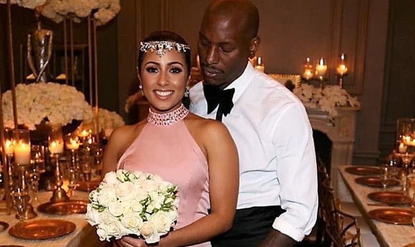 Samantha Lee e Tyrese Gibson posam para foto em festa de casamento que o casal decidiu manter longe dos holofotes da mídia durante um tempo. (Foto: Facebook)