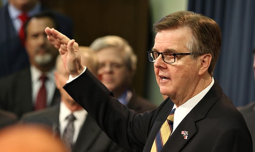 Dan Patrick é o atual governador do Texas. (Foto: The Daily Texan)