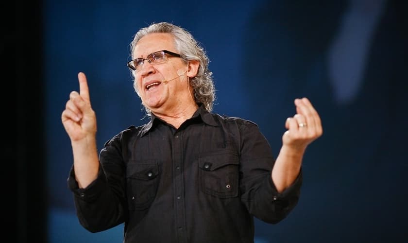 O pastor explicou que a relação de duas pessoas do mesmo sexo foge do padrão divino. (Foto: Reprodução).