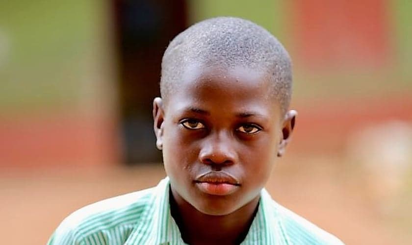 Allan Ssembatya sobreviveu a uma tentativa de sacrifício humano em um ritual de feitiçaria. (Foto: CBN News)