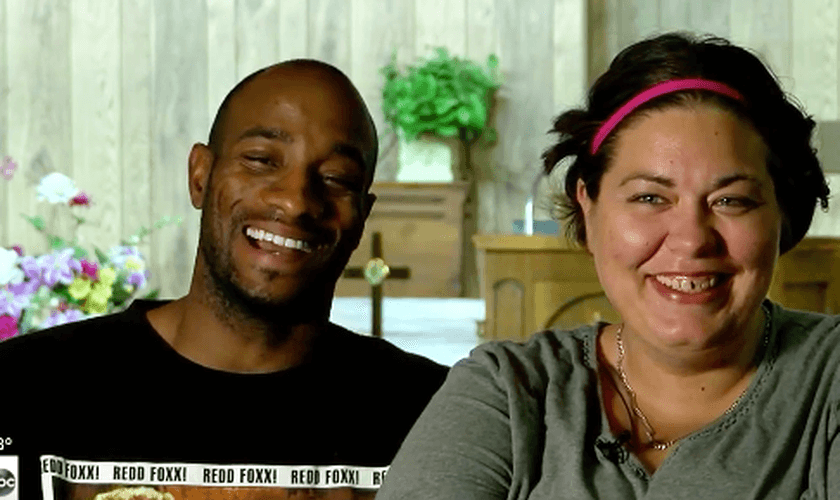 Patrick e Sabrena se conheceram há cerca de um ano e estão decididos a se casar. (Foto: Reprodução/KTUL-TV)