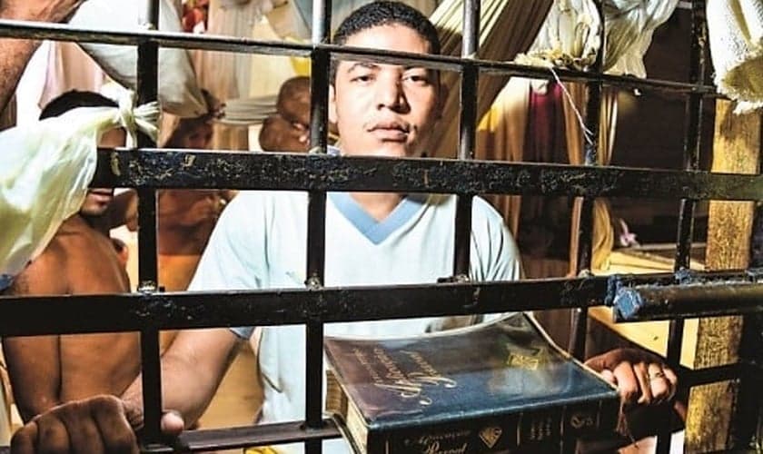 Os trabalhos de capelania e evangelização em presídios tem sido apontada como uma iniciativa eficiente para a ressocialização de presos. (Foto: Polêmica Paraíba)