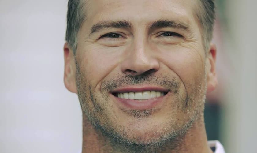 Bryan Schwartz defendia o Jacksonville Jaguars na Liga Nacional de Futebol Americano. (Foto: Reprodução/Facebook)