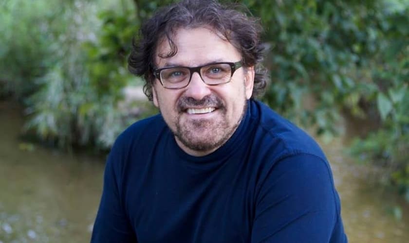 Para o cantor, a fé tem uma importância primordial na educação dos pequenos. (Foto: Divulgação).