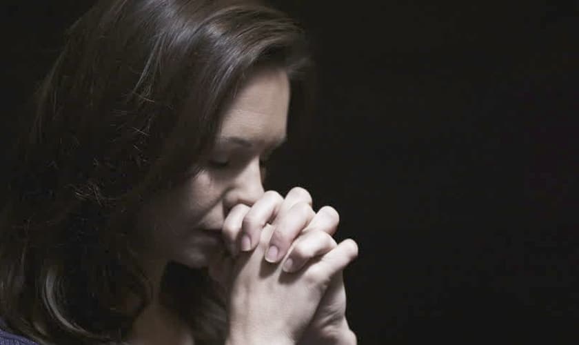 Imagem ilustrativa. Mãe foi impactada pela mudança que Jesus fez na vida do filho. (Foto: Shutterstock)