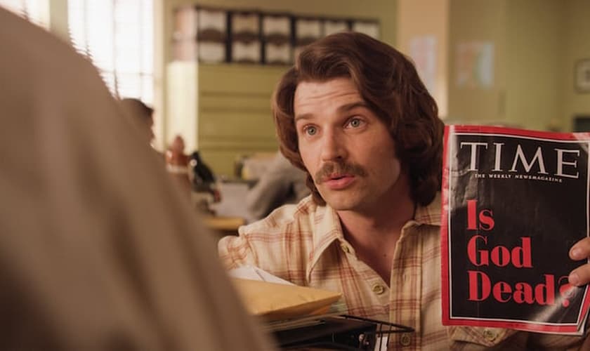 Depois de passar dois anos investigando evidências da Bíblia, o atue se converte. (Foto: Pure Flix).