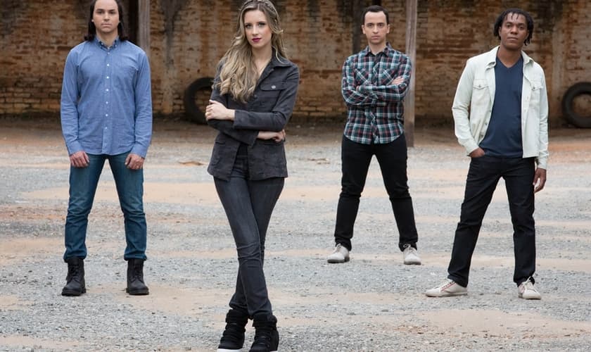 As gravações do clipe foram realizadas em Goiânia e contaram com as participações dos jovens da Igreja Fonte da Vida. (Foto: Divulgação).